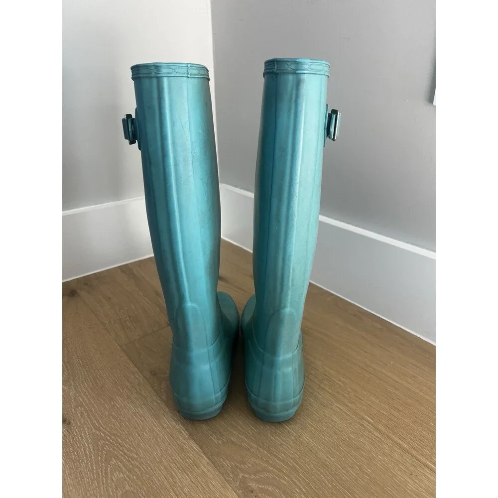 Hunter: Original Tall Teal Blue Rain Boots w/ Knit Fleece Boot Socks (L): Size 6